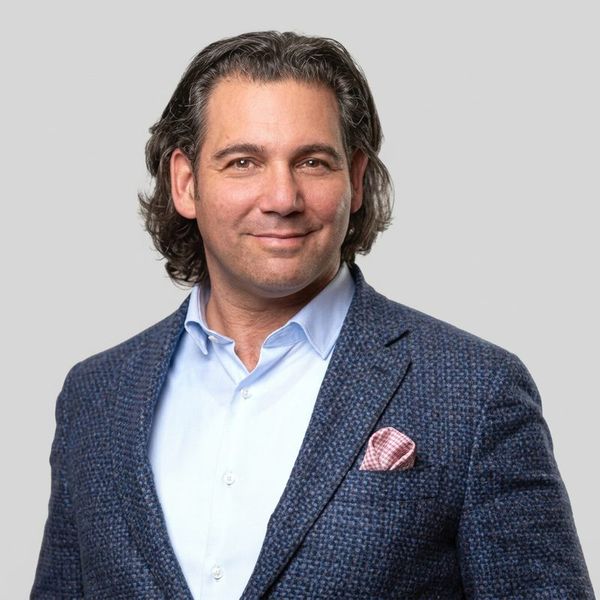 Portrait of Steven Wolfe Pereira